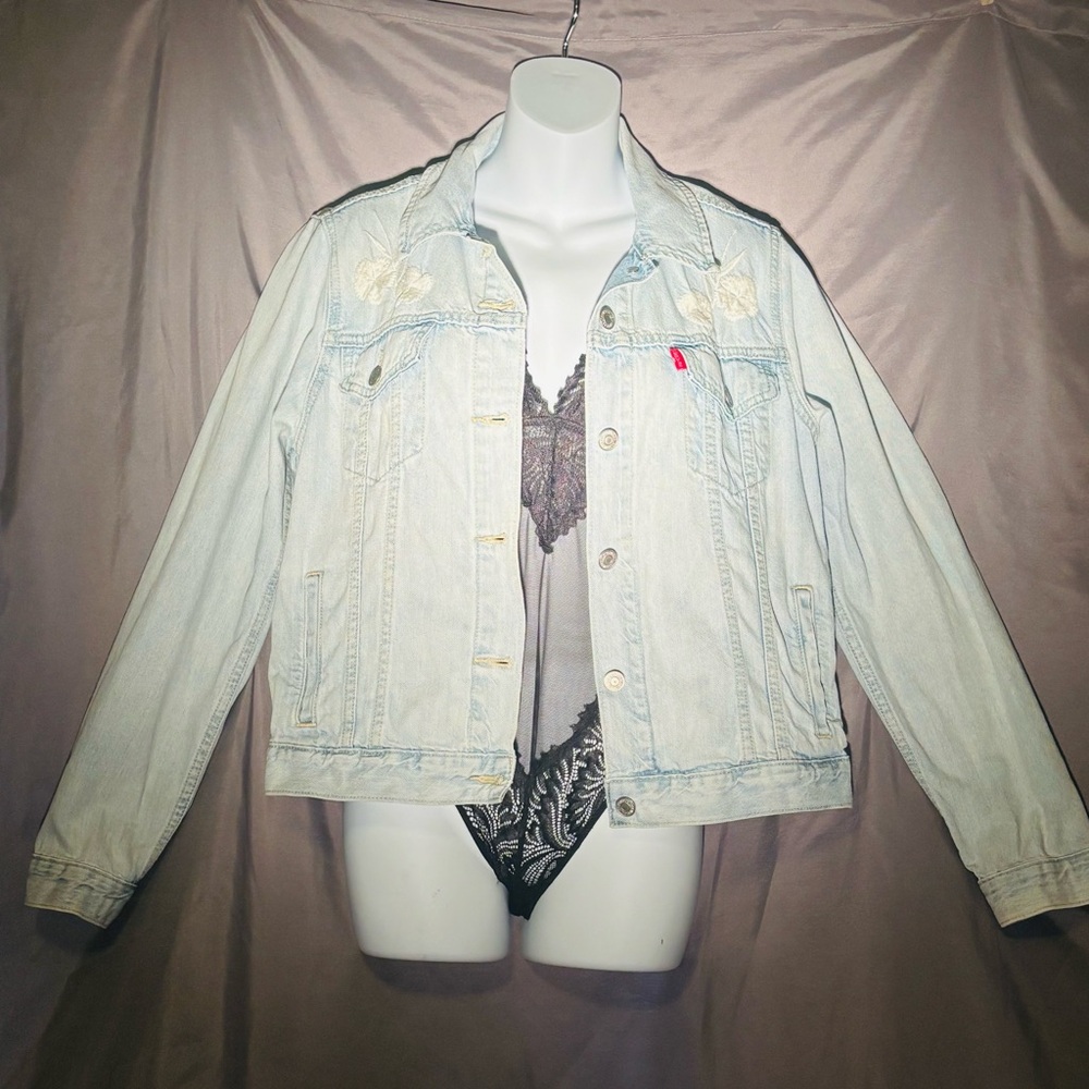 Levi's Light Blue Denim Jacket with Brown Patch